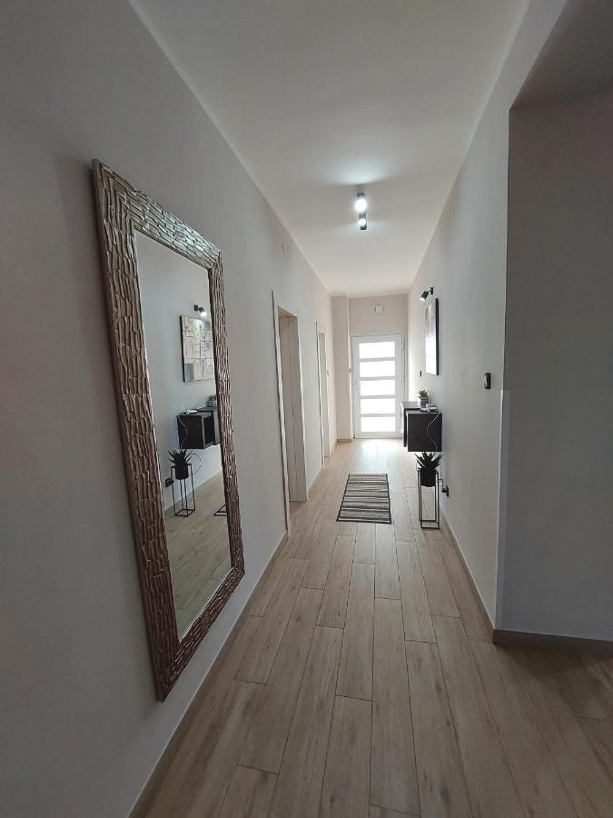 Family Apartment Cathy Galižana Buitenkant foto