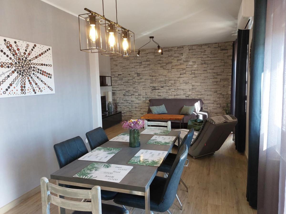 Family Apartment Cathy Galižana Buitenkant foto
