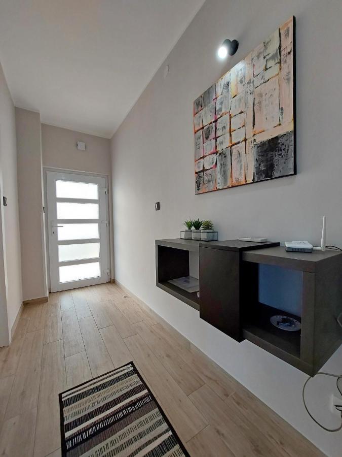 Family Apartment Cathy Galižana Buitenkant foto