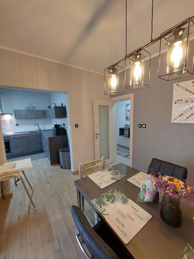 Family Apartment Cathy Galižana Buitenkant foto