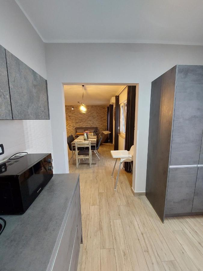 Family Apartment Cathy Galižana Buitenkant foto